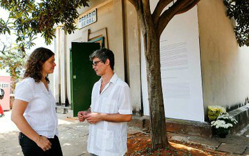     Os criadores Anna Ferrari e Celso Sim