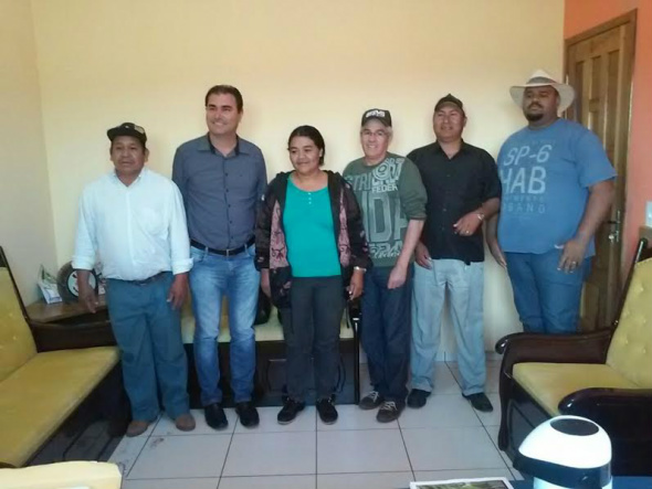 Pré-candidatos do PP renunciam candidaturas para apoiar grupo do PDT em Amambai Filiados do partido renunciaram pré-candidatura para apoiarem o pré-candidato a prefeito de Amambai, Gilmar Vicentin (PDT) / Foto: Divulgação