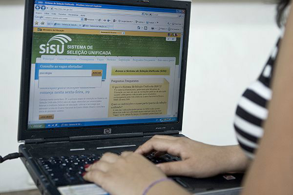 MEC divulga novas notas de corte do Sisu