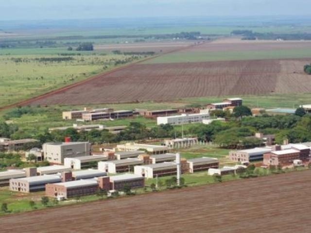 Do alto, campus da UFGD em Dourados. (Foto: Franz Mendes)