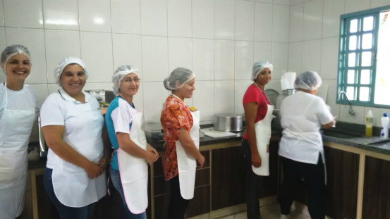 Amambai: Resultado das provas práticas e TAF para o concurso é divulgado Candidatas ao cargo de merendeira durante realização da prova / Foto: Divulgação