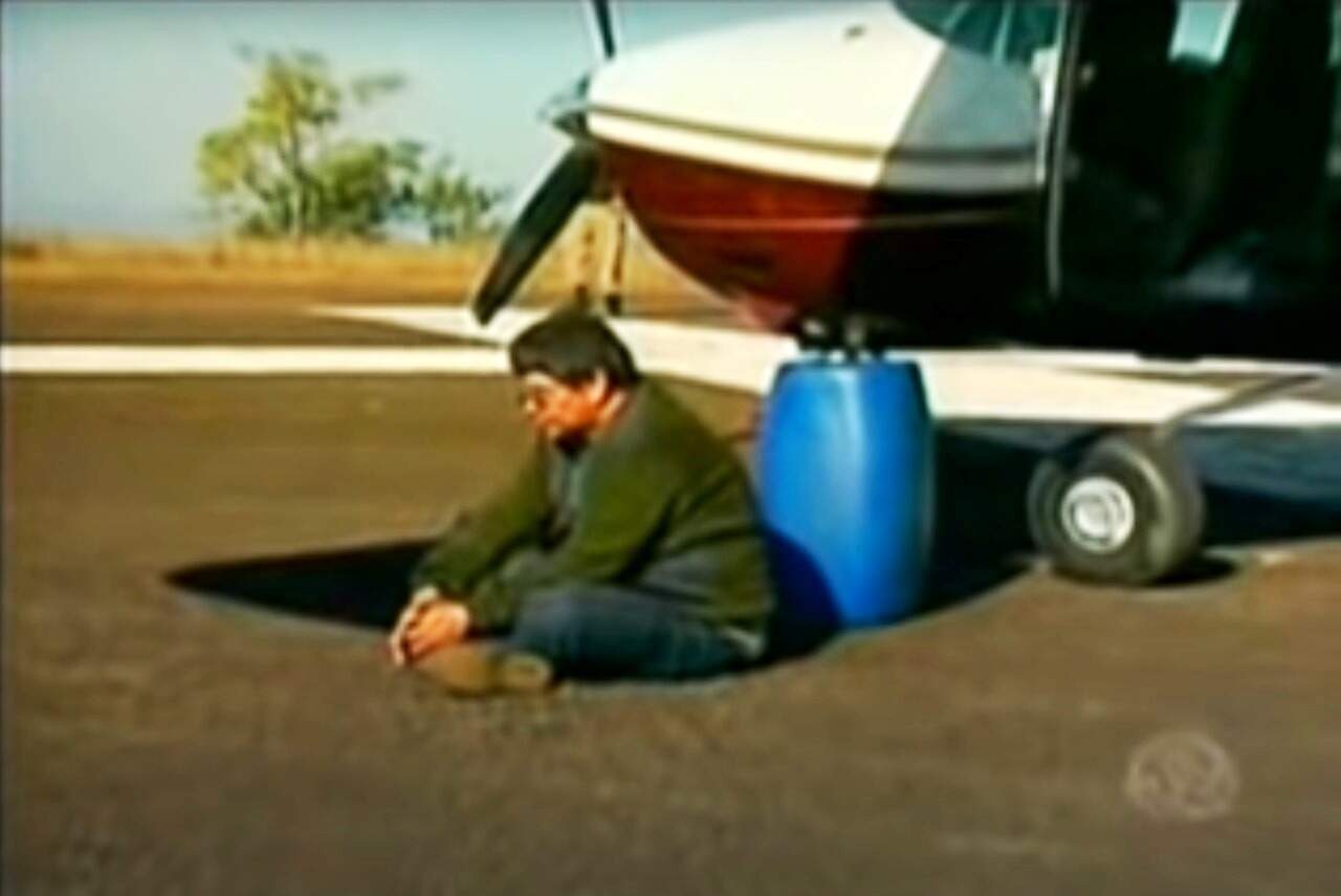 Piloto que carregava droga para Beira-Mar e Major Carvalho é condenado Ilmar de Souza Chaves, o “Pixoxó”, ao ser preso em Minas Gerais, em 2010 (Foto: Reprodução/TV Record)