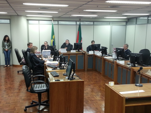 Audiência em Porto Alegre foi acompanhada por familiares  (Foto: Giancarlo Barzi/RBS TV)