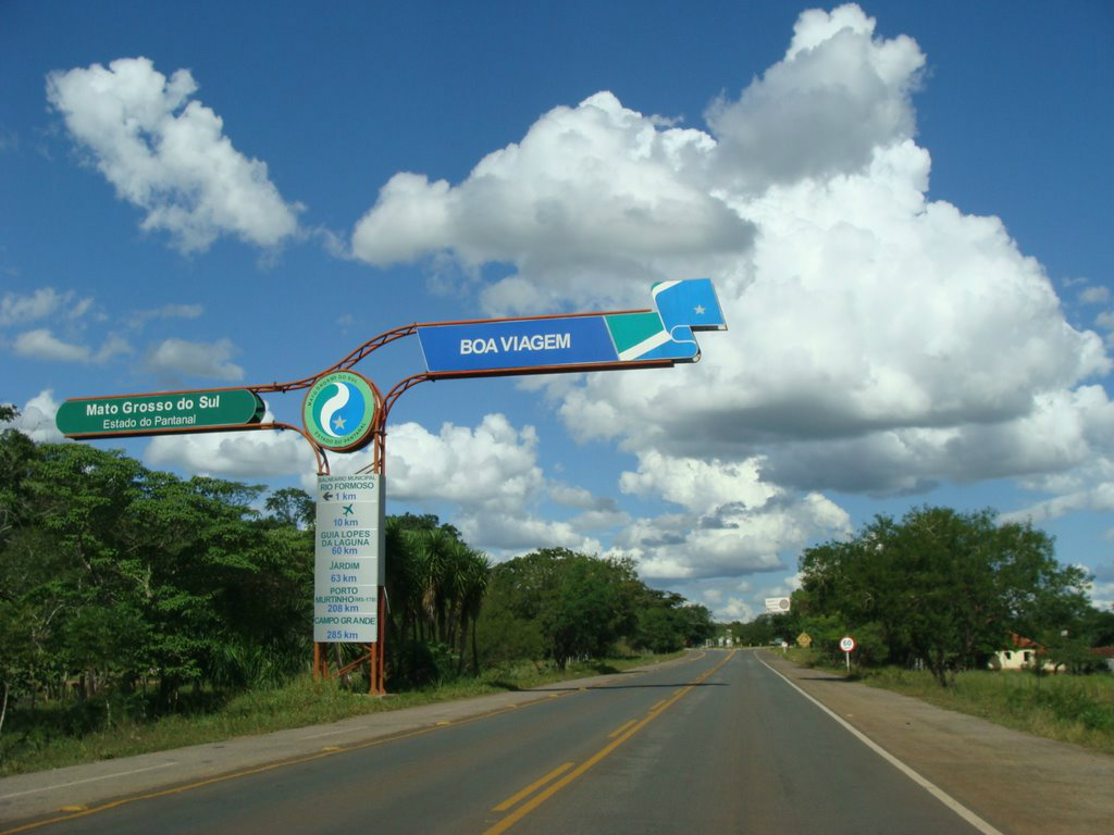 MS tem 68,8% das rodovias classificadas entre regulares e péssimas pela CNT Da malha rodoviária sul-mato-grossense, estão em ótimo estado apenas 131 quilômetros (3% do total) e em bom 1.223 quilômetros (28,2%).