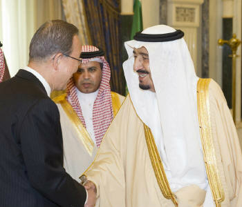 Ban com o rei Salman Abdulaziz. Foto: ONU/Mark Garten