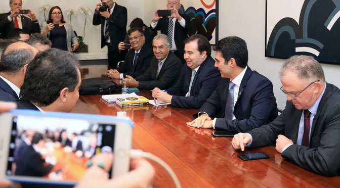 Governador Reinaldo Azambuja participou de reunião na terça-feira com o presidente da Câmara, Rodrigo Maia / Foto: Divulgação Subcom