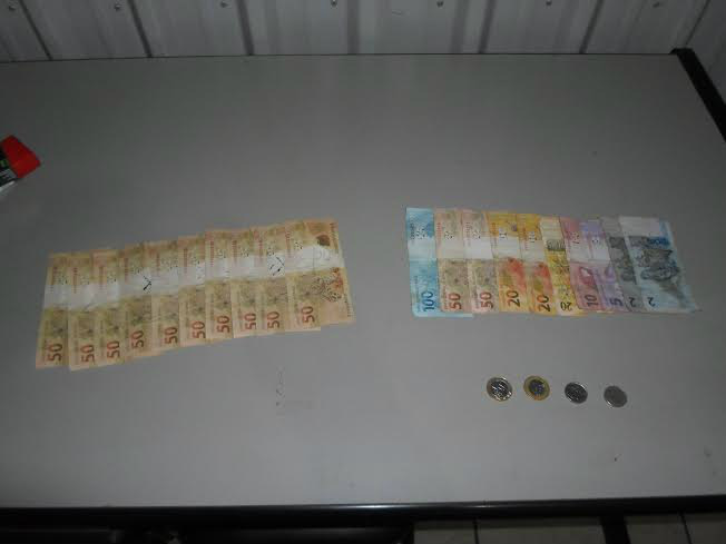 PMA prende paulista e um adolescente fazendo compras com notas falsas em Bonito