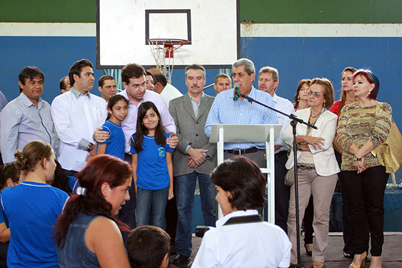 Dedicados, alunos se esforçam para garantir boas notas