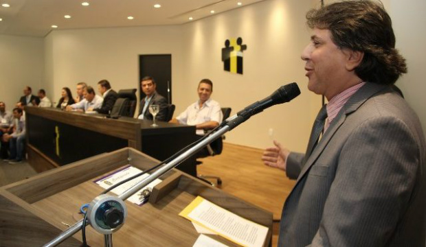 Assomasul conclama vereadores para o desafio de tirar municípios da crise Presidente da Assomasul (Associação dos Municípios de Mato Grosso do Sul), Pedro Caravina (PSDB) / Foto: Assomasul
