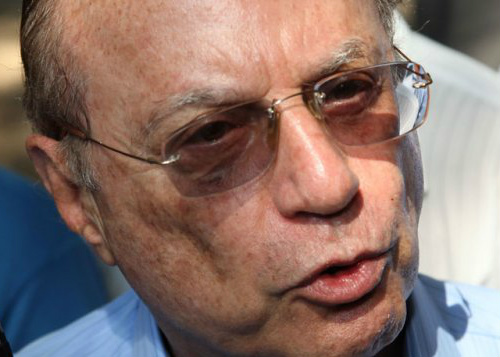 Mesmo condenado, Maluf pode escapar da Lei da Ficha Limpa Os advogados de Paulo Maluf (PP-SP) conseguiram um aliado inusitado na luta para livrá-lo de ser enquadrado na Lei da Ficha Limpa