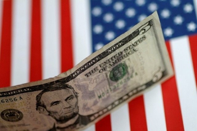 Dólar sobe e atinge R$ 3,60 pela primeira vez em quase 2 anos Nota de US$ 5 dólares (Foto: Reuters)