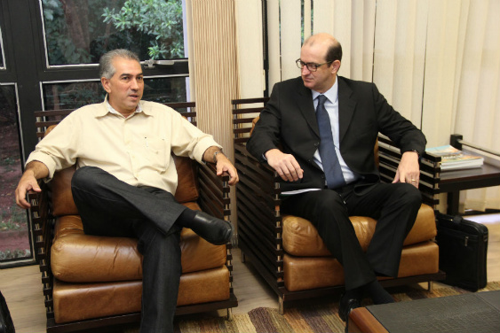 Governador e presidente da Fibria discutem investimentos em celulose Governador e presidente da Fibria discutem investimentos em celulose