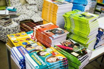 Escolas recebem livros didáticos para 2016
