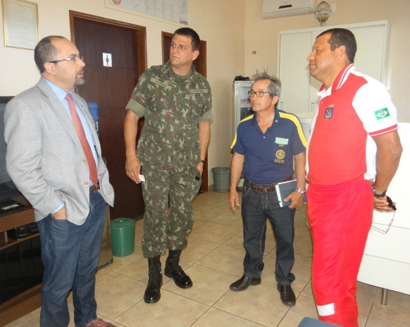 No exército, os rotarianos visitaram as instalações do 17ºRC Mec s / Foto: Moreira Produções