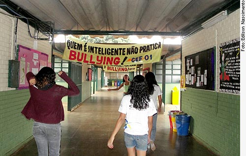 Violência escolar ('bullying') poderá ter serviço de monitoramento