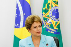 Dilma sanciona a lei da repatriação de recursos A presidenta Dilma Rousseff vetou, entre outros, o dispositivo que permitia repatriação de recursos em nome de terceiros