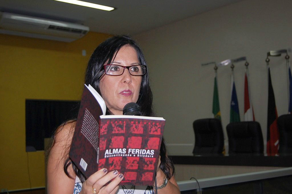 Para escrever o livro, Clara Machado colheu depoimentos de mulheres vítimas da repressão.