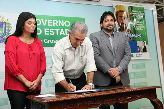 Reinaldo lança linha de microcrédito e apresenta Banco MS Cidadão Reinaldo lança linha de microcrédito e apresenta Banco MS Cidadão