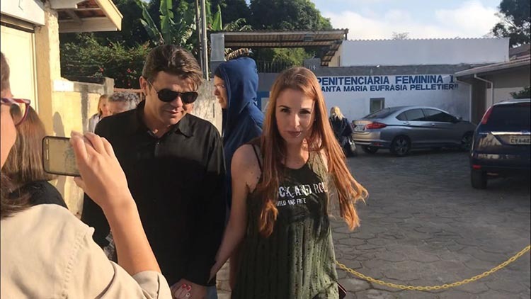 Suzane Richthofen deixa prisão para 'saidinha' de Dia das Mães Suzane Richthofen deixa prisão para 'saidinha' de Dia das Mães