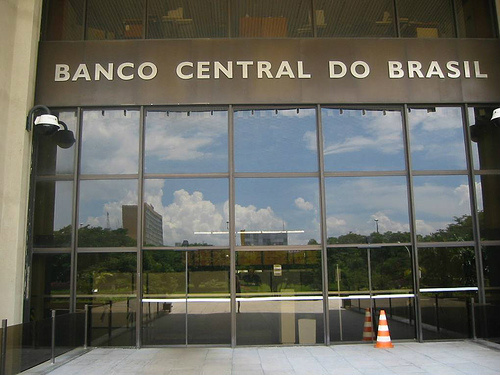 Retomada do crescimento é mais lenta que o previsto, diz presidente do BC Retomada do crescimento é mais lenta que o previsto, diz presidente do BC