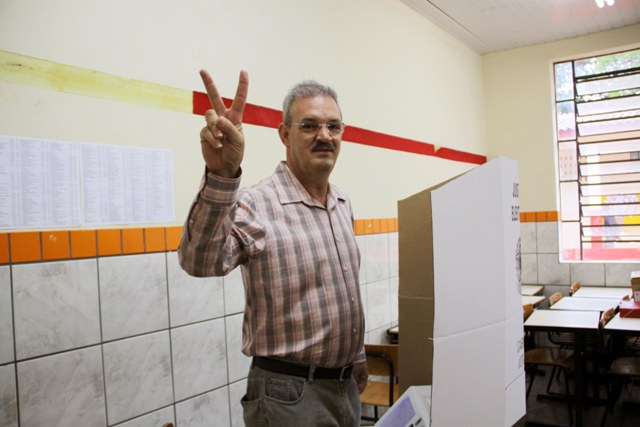 Geraldo vota e se diz confiante Geraldo vota e se diz confiante