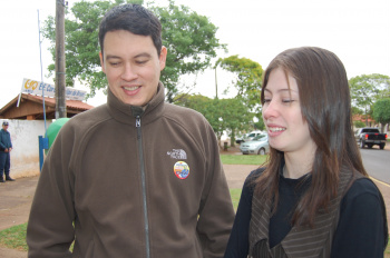 Os jovens Jesuvaldo Brum e Franciely Barbosa. Para ambos o voto é novidade, ele porque passou os ultimos 10 anos nos Estados Unidos e ela por ser a primeira eleição da qual participa.