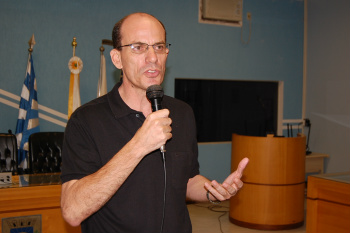 PMDB lança Sérgio Barbosa como pré-candidato a prefeito de Amambai Ex-prefeito Sérgio Barbosa é o pré-candidato a prefeito pelo grupo que faz oposição a atual administraçãoFoto: Moreira Produções