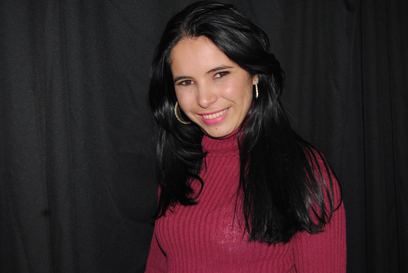 Claudete Oliveira, gerente e vendedora da loja Vest Fácil.