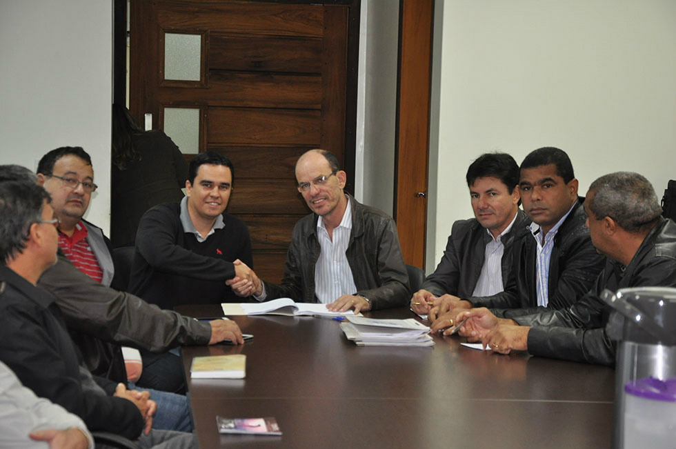 Sindicato Rural e prefeitura de Amambai firmam convênio