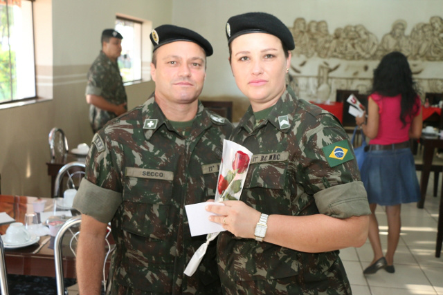 17º RC Mec homenageia mulheres da família Solon Ribeiro 17º RC Mec homenageia mulheres da família Solon Ribeiro