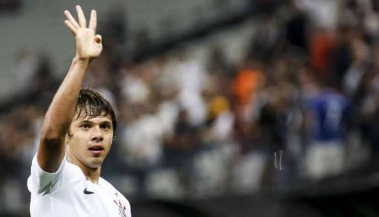 Corinthians faz 3 a 1 no Vitória e avança na Copa do Brasil Corinthians faz 3 a 1 no Vitória e avança na Copa do Brasil