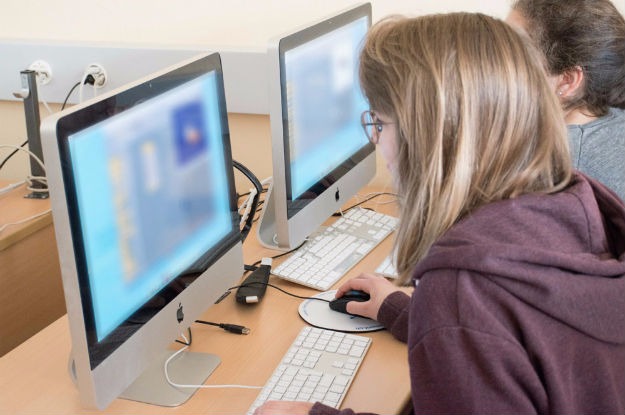 Jovens dominam uso da internet Foto: Divulgação