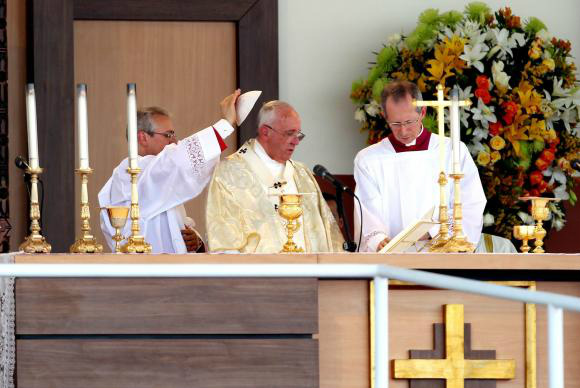 Papa pede fim de genocídio contra cristãos no Oriente Médio e outras regiões