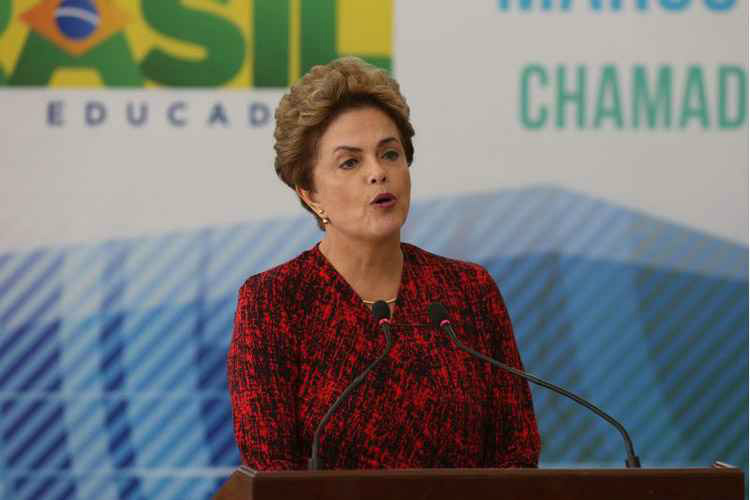 Dilma diz que esforço do governo é para impedir aumento do desemprego