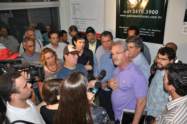 Conflito Agrário: Geraldo quer indenização integral a produtores Deputado Geraldo Resende em coletiva com a imprensa durante os trabalhos das comissões de Direitos Humanos do Congresso em MS.
