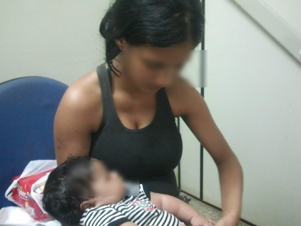 Mãe de bebê, adolescente de 15 anos, diz que viveu pior momento da vida (Foto: Dhiego Maia/G1)