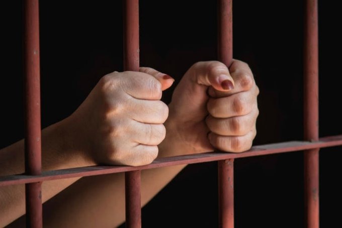 45% das mulheres presas ainda não foram condenadas, aponta relatório