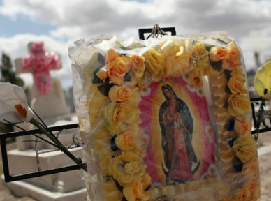 Túmulos em Juarez, que tem palco de crimes relacionados ao tráfico