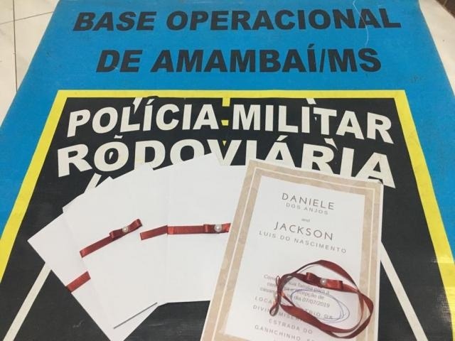 Casal erra data de casamento e acaba preso com 124 quilos de maconha Casal erra data de casamento e acaba preso com 124 quilos de maconha