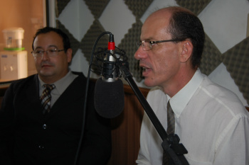 Sérgio e Bandeira anunciam nomes de 12 secretários Sérgio Barbosa e Dr. Bandeira na rádio Auxliadora nesta quinta-feira (13).