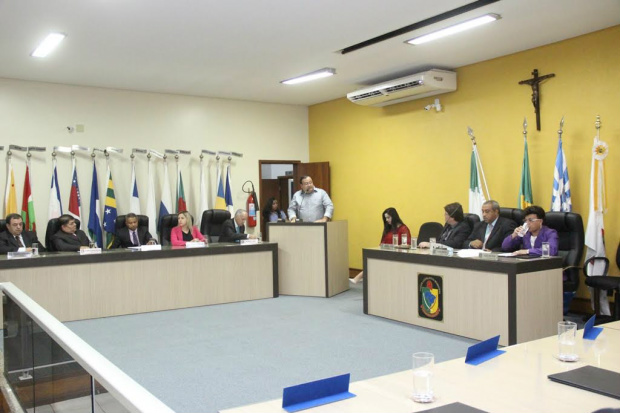 Prefeito de Amambai participa de homenagem às mulheres na Câmara Municipal Dr. Bandeira durante pronunciamento na Câmara MunicipalFoto: Aassessoria