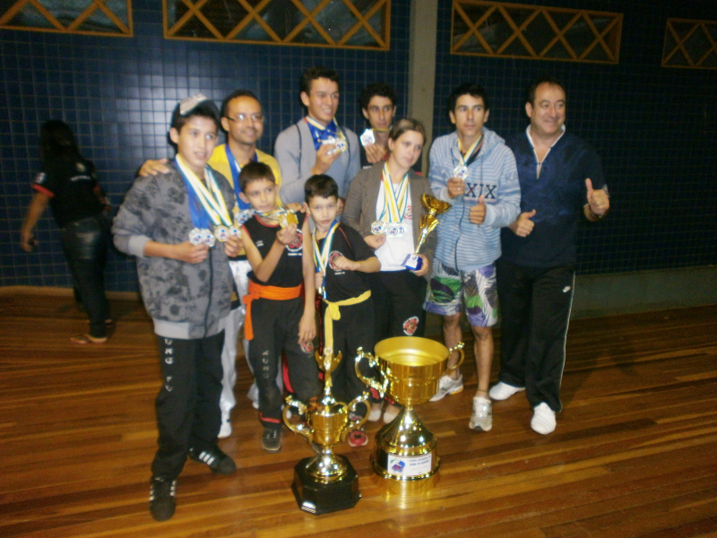 Equipe Dragoes de Fogo de Amambai é campeã da 1ª etapa do estadual de Kung Fu A equipe campeã / Foto: Divulgação