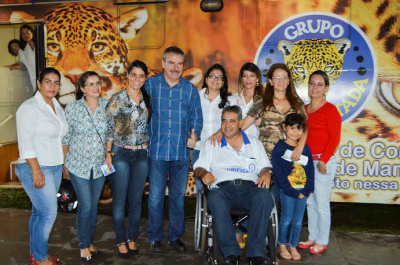 Grupo Onça Pintada atende 129 mulheres em Amambai Deputado Paulo Corrêa com equipe organizadora do evento em Amambai / Foto: Assessoria