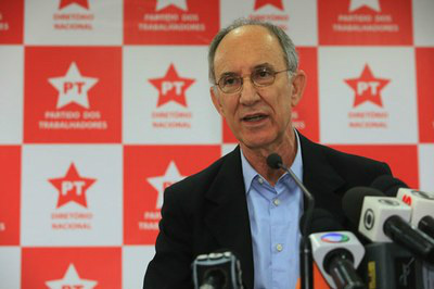 Mensalão: para PT, Supremo recorreu a teoria nascida na Alemanha nazista Falcão afirmou que não é correto imaginar que o governo federal possa se manifestar contra a decisão do Judiciário(Foto: Silva Junior/ Folhapress )