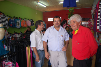 Dr. Bandeira agradece votação ao deputado federal eleito Mandetta Dr. bandeira pedindo votos para o vereador Carlinhos e para o candidato a deputado federal Mandetta, em Amambai.