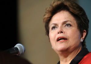 Monitoramento do Brasil é diferente do dos EUA, diz Dilma Dilma quer pedido de desculpas sobre a espionagem americana