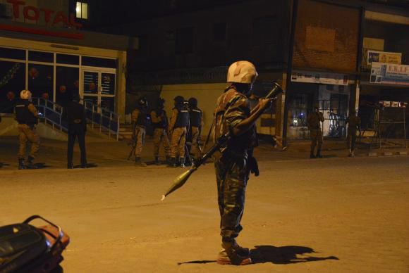 Após ataque, forças de segurança libertam 126 pessoas em hotel de Burkina Faso