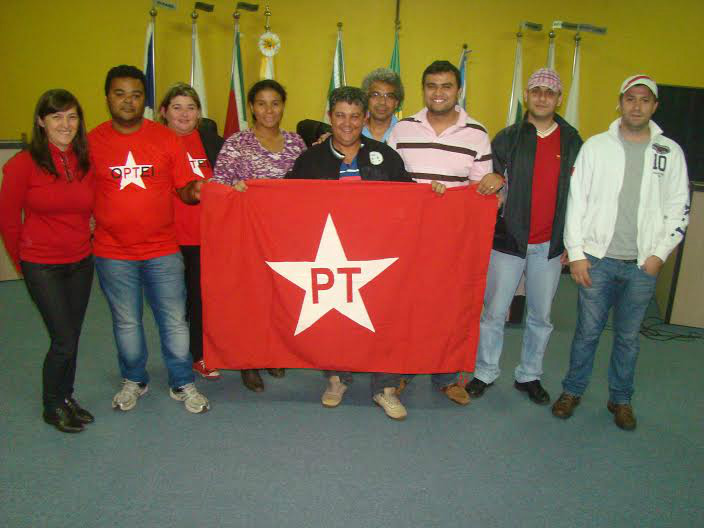Em 3ª eleição, Marcos Estigarria é eleito presidente do PT de Amambai Membros do Partido dos Trabalhadores após a eleição desse domingo, a terceira realizada em seis meses, em Amambai. (Foto: Vilson Nascimento)