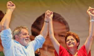 Lula não deve se licenciar e pede empenho para eleger Dilma Lula não deve se licenciar e pede empenho para eleger Dilma