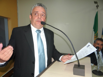 Protético quer informações sobre o programa Agricultura Familiar em Amambai Vereador de Amambai, Roberto Protético (PSD)Foto: Moreira Produções